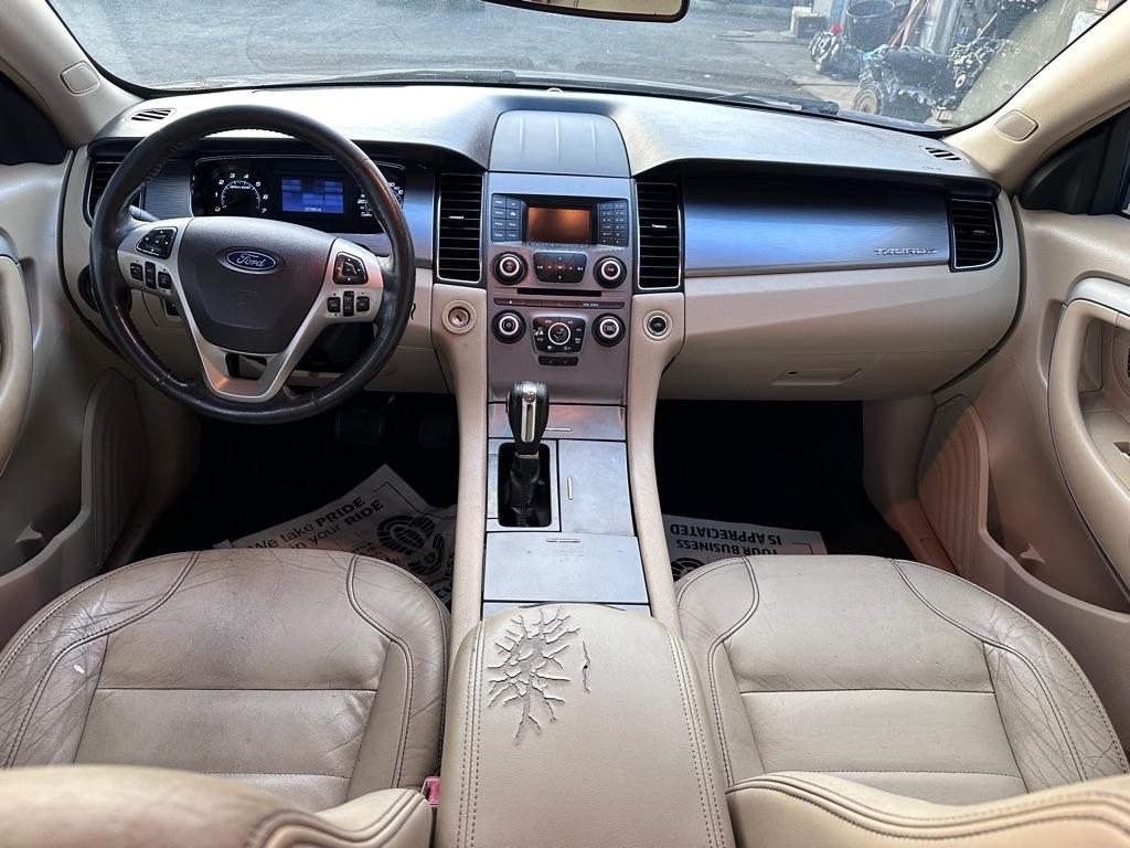 Ford Taurus 4dr Sdn SEL AWD 2015