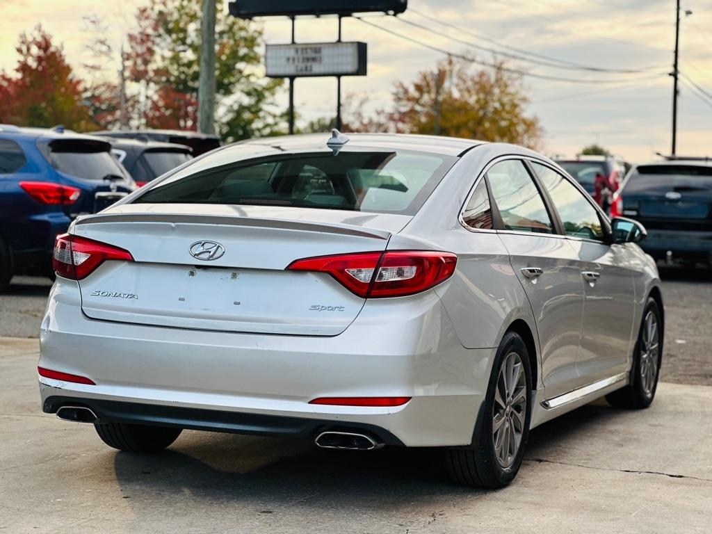 Hyundai Sonata 4dr Sdn 2.4L Sport PZEV 2015