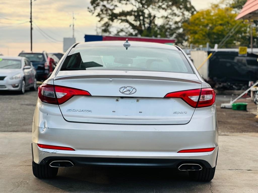 Hyundai Sonata 4dr Sdn 2.4L Sport PZEV 2015