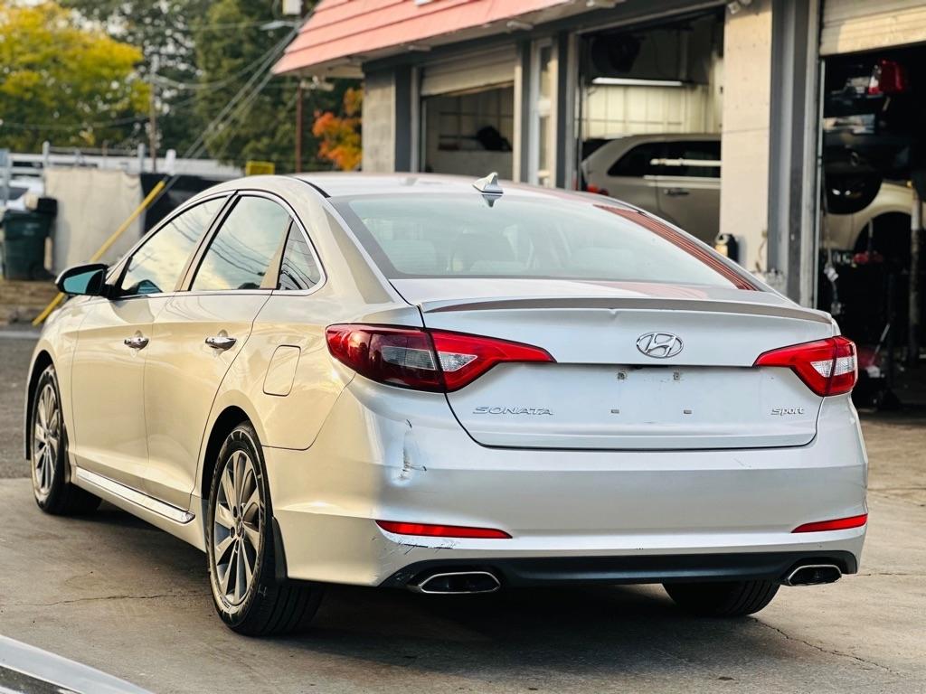 Hyundai Sonata 4dr Sdn 2.4L Sport PZEV 2015