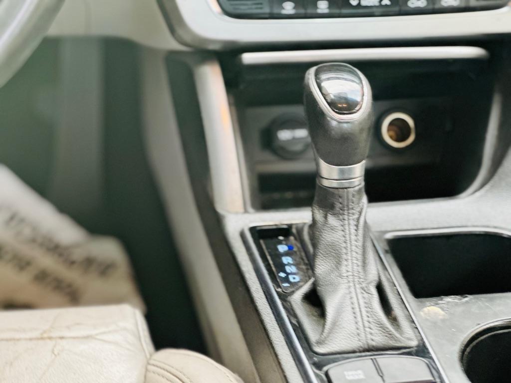 Hyundai Sonata 4dr Sdn 2.4L Sport PZEV 2015