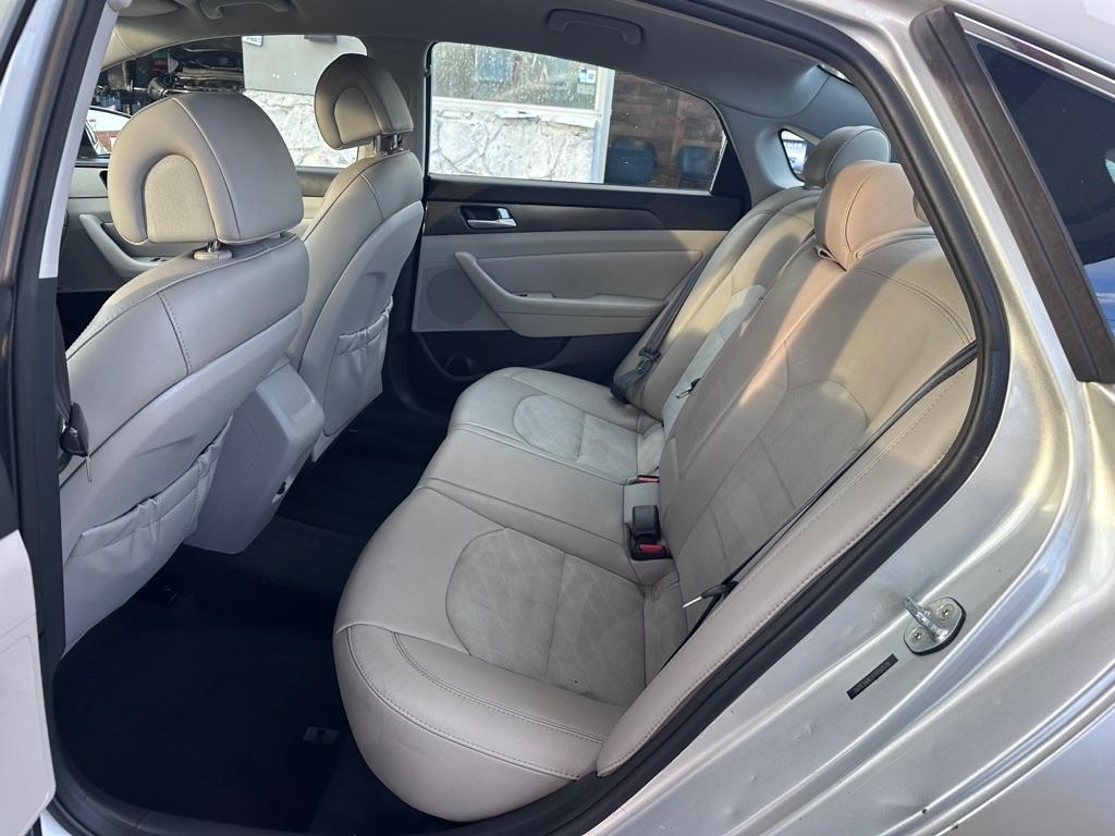 Hyundai Sonata 4dr Sdn 2.4L Sport PZEV 2015