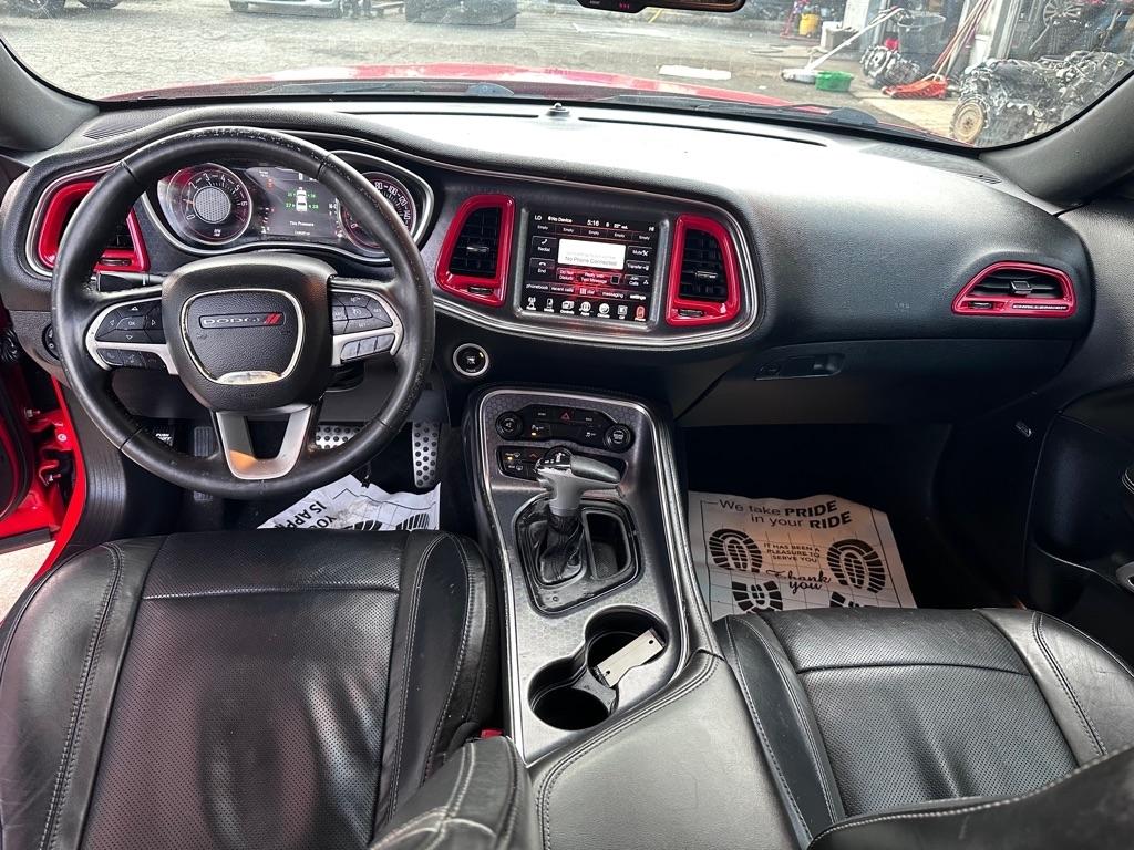 Dodge Challenger 2dr Cpe SXT Plus 2015