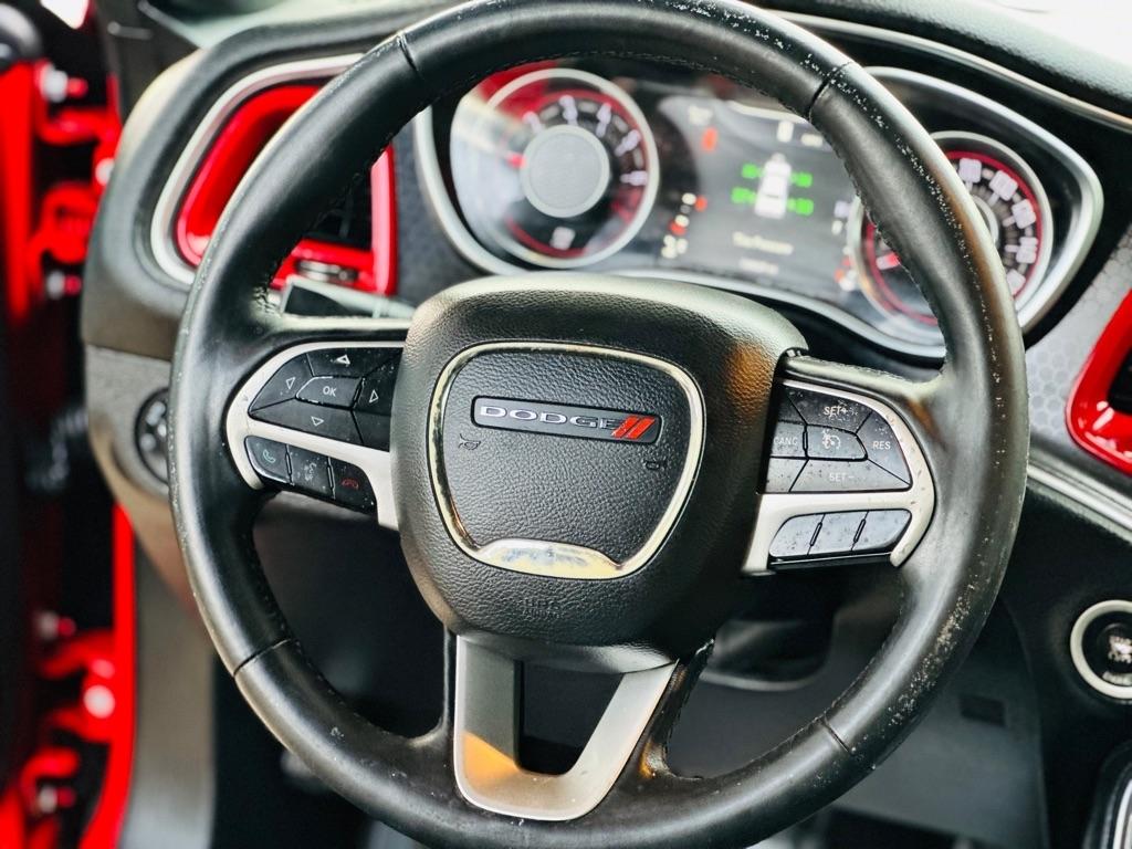 Dodge Challenger 2dr Cpe SXT Plus 2015