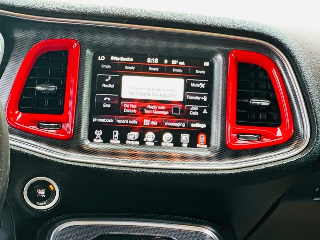 Dodge Challenger 2dr Cpe SXT Plus 2015