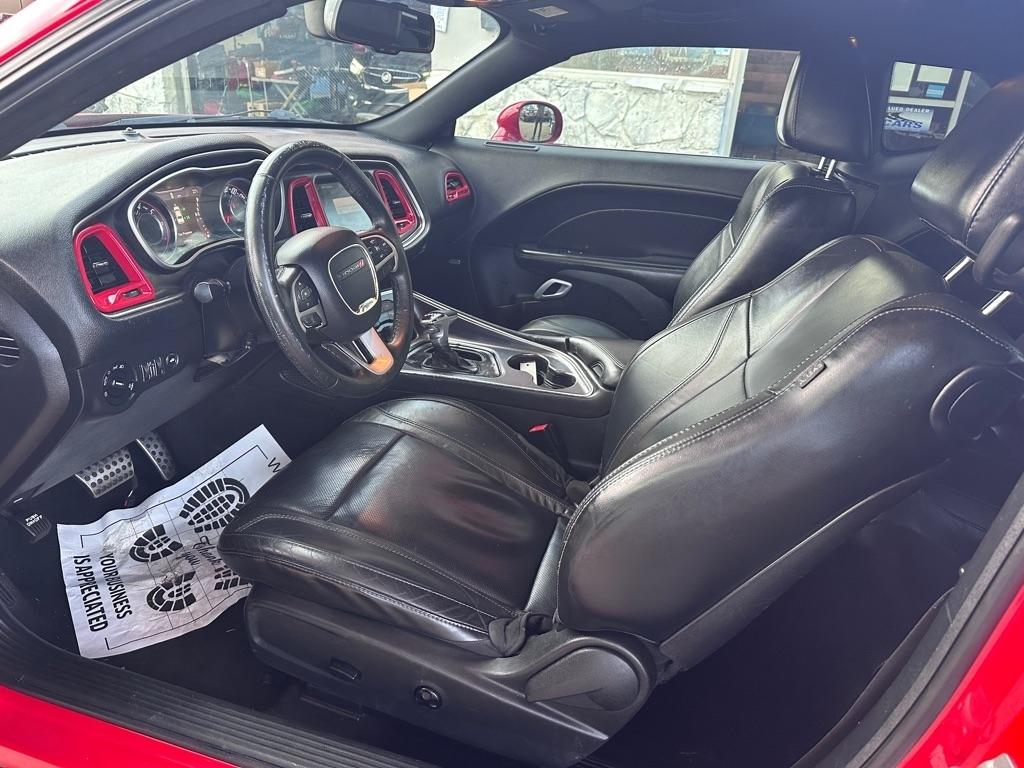 Dodge Challenger 2dr Cpe SXT Plus 2015