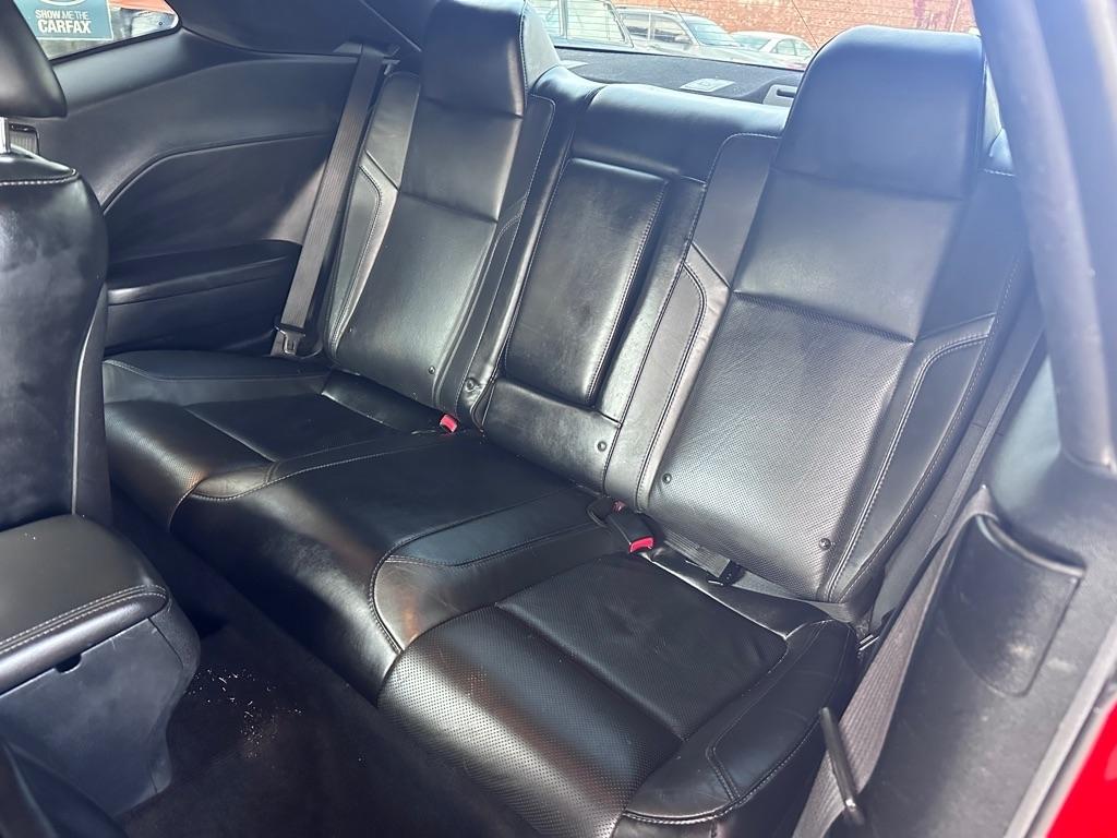 Dodge Challenger 2dr Cpe SXT Plus 2015