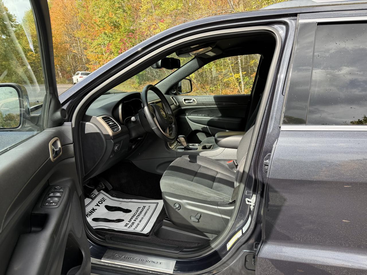 Jeep Grand Cherokee Laredo 4WD 2016