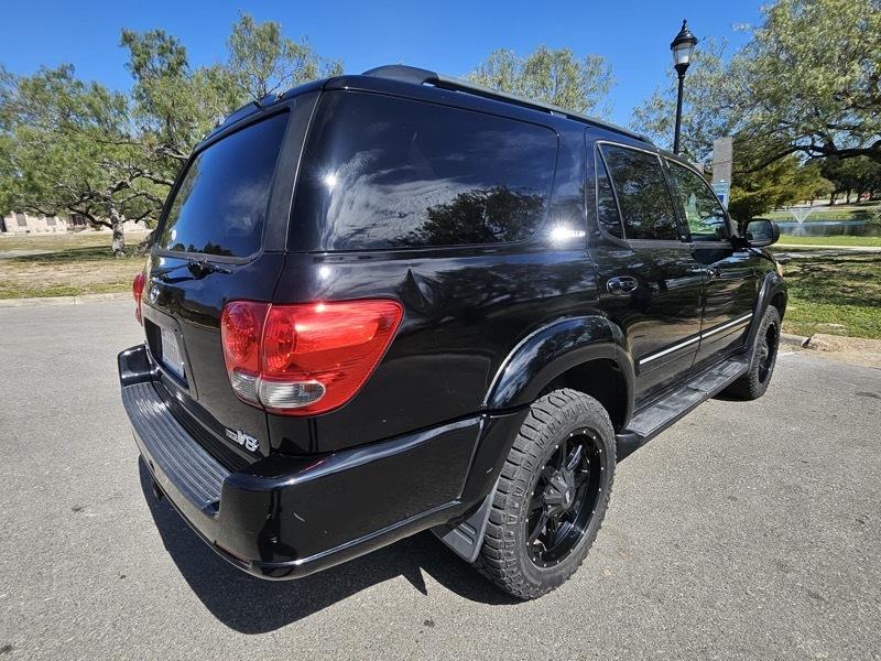Toyota Sequoia Limited 2WD 2006