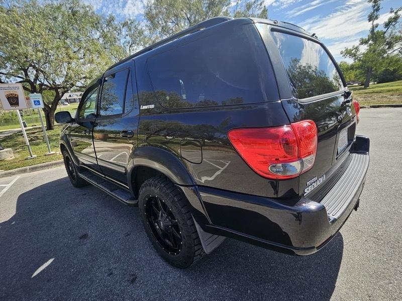 Toyota Sequoia Limited 2WD 2006