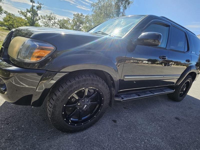 Toyota Sequoia Limited 2WD 2006