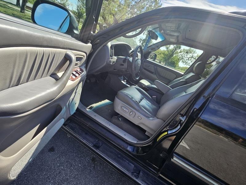 Toyota Sequoia Limited 2WD 2006