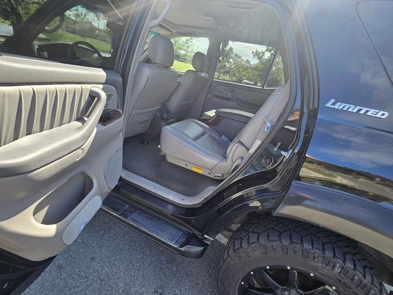 Toyota Sequoia Limited 2WD 2006