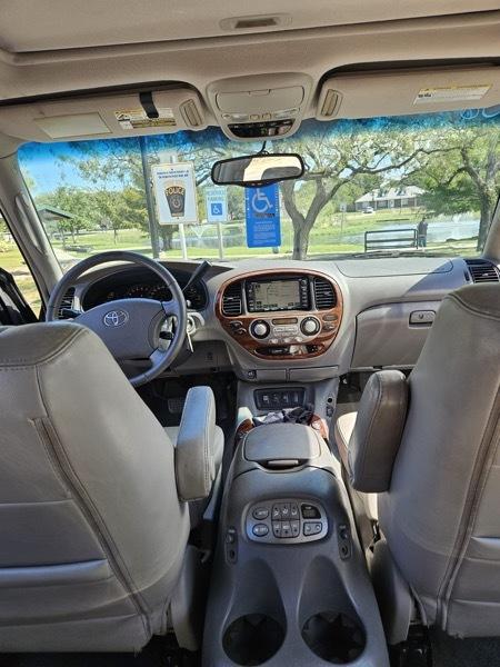 Toyota Sequoia Limited 2WD 2006