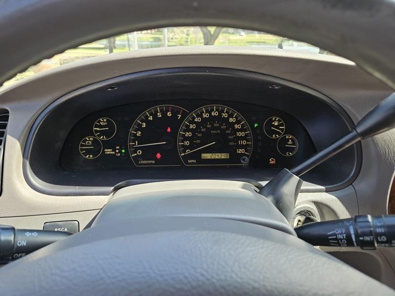 Toyota Sequoia Limited 2WD 2006