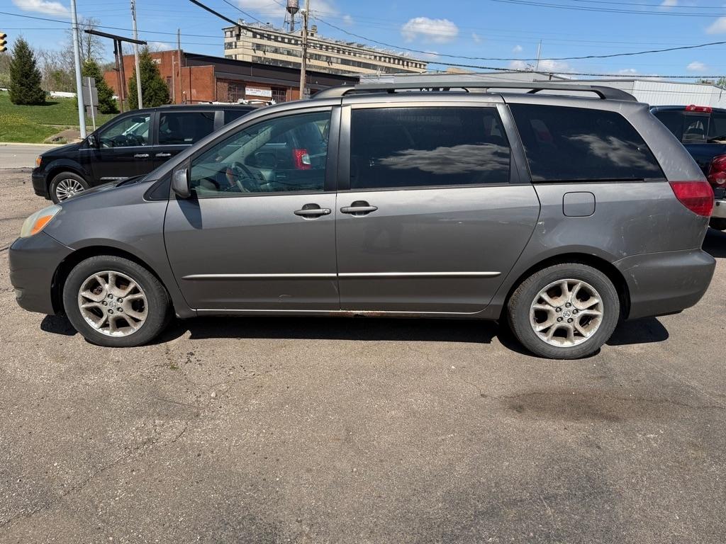 Toyota Sienna XLE 2005