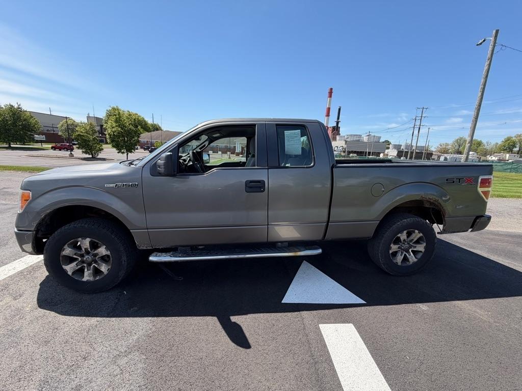 Ford F-150 XL SuperCab 8-ft. Bed 4WD 2012