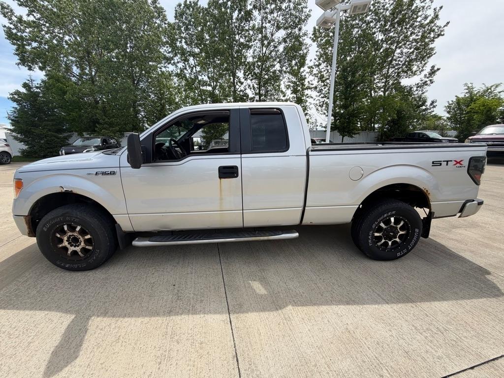 Ford F-150 XL SuperCab 8-ft. Bed 4WD 2012