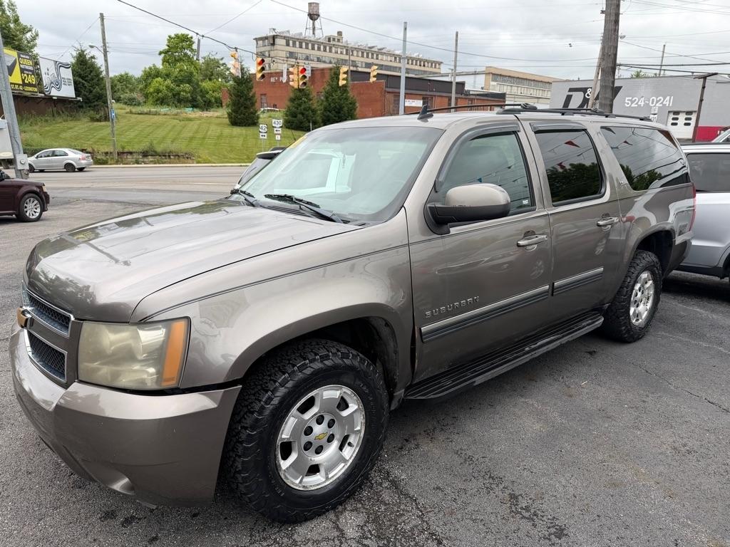 Chevrolet Suburban LT 1500 2WD 2012