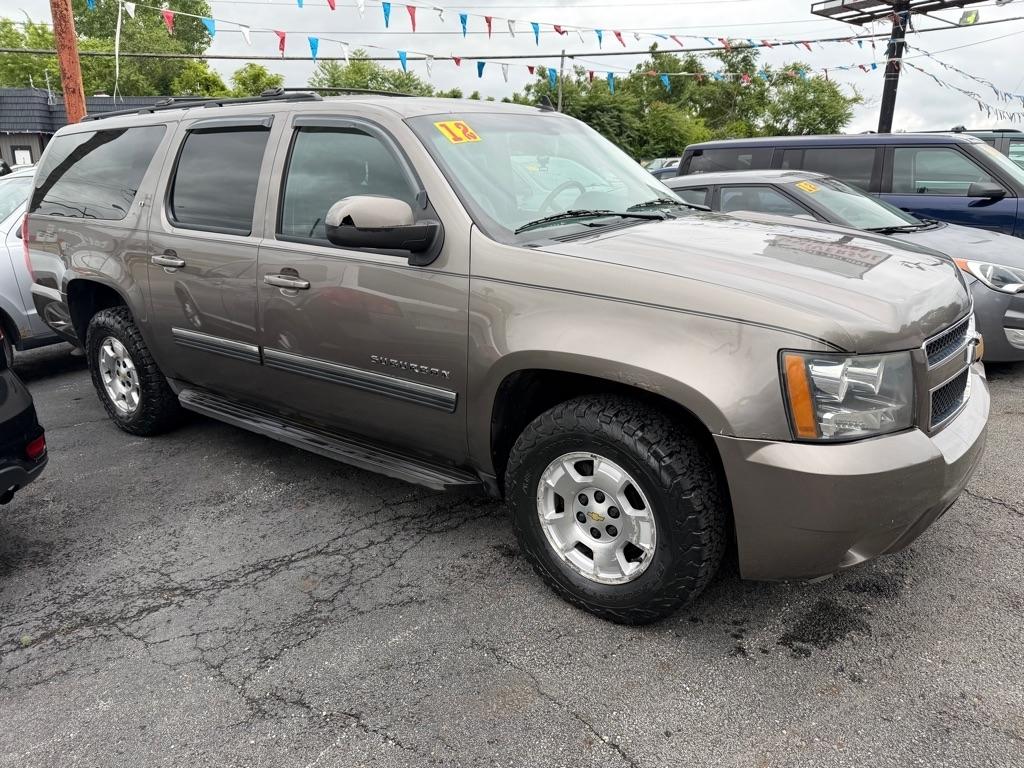 Chevrolet Suburban LT 1500 2WD 2012