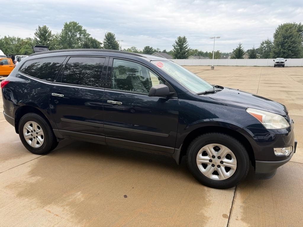 Chevrolet Traverse LS FWD w/PDC 2011