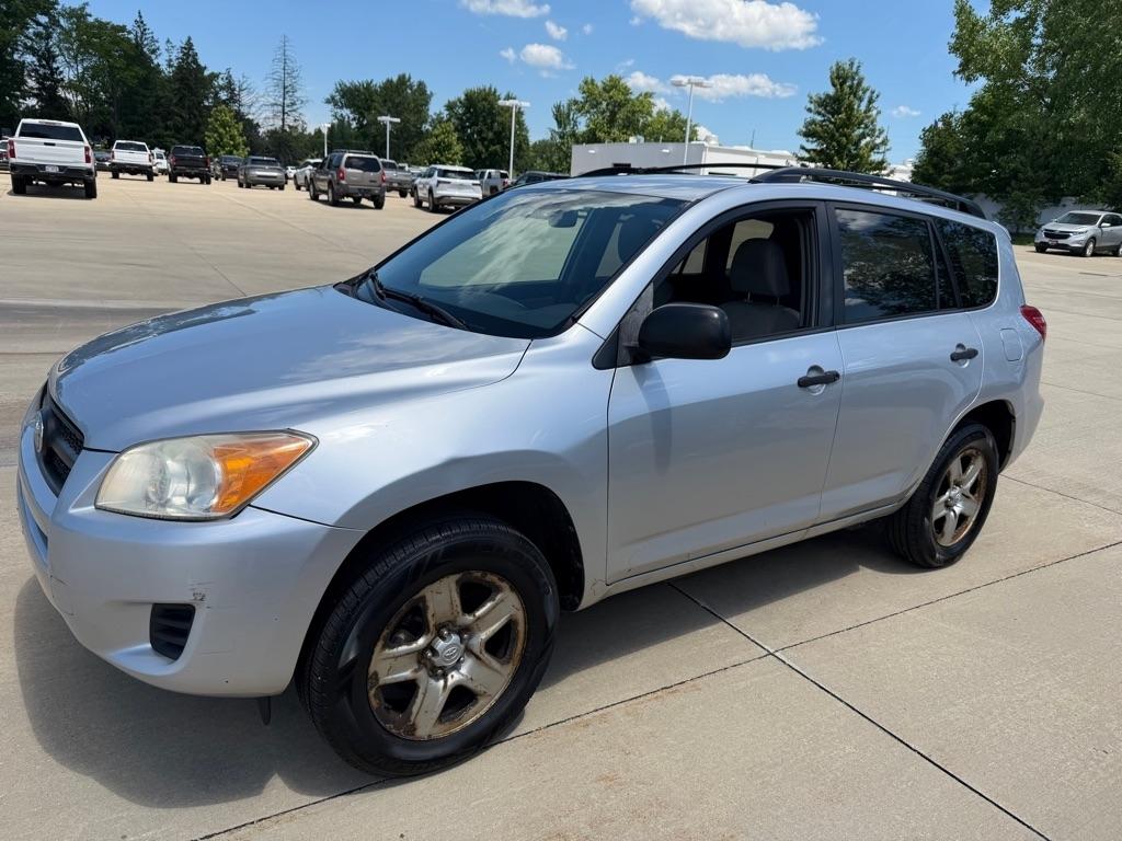 Toyota RAV4 Base I4 2WD 2009