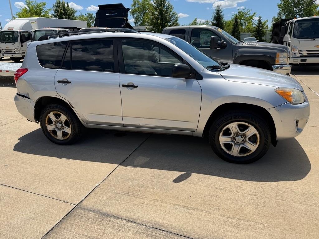 Toyota RAV4 Base I4 2WD 2009