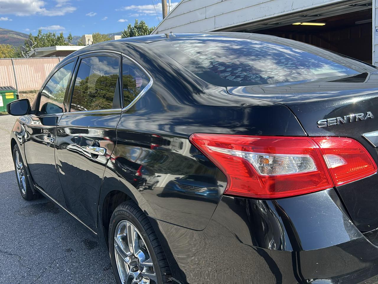 Nissan Sentra S 6MT 2017