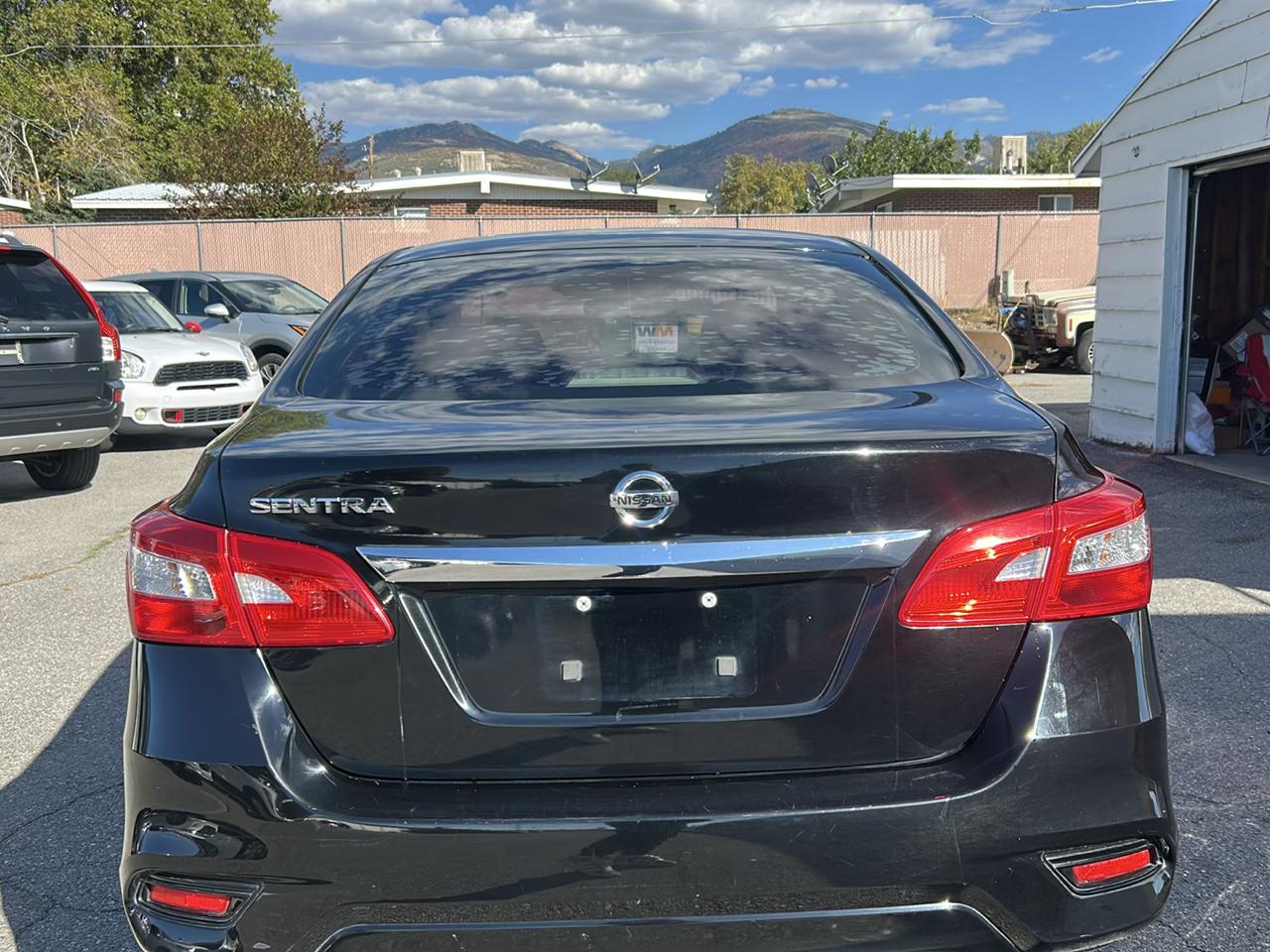 Nissan Sentra S 6MT 2017