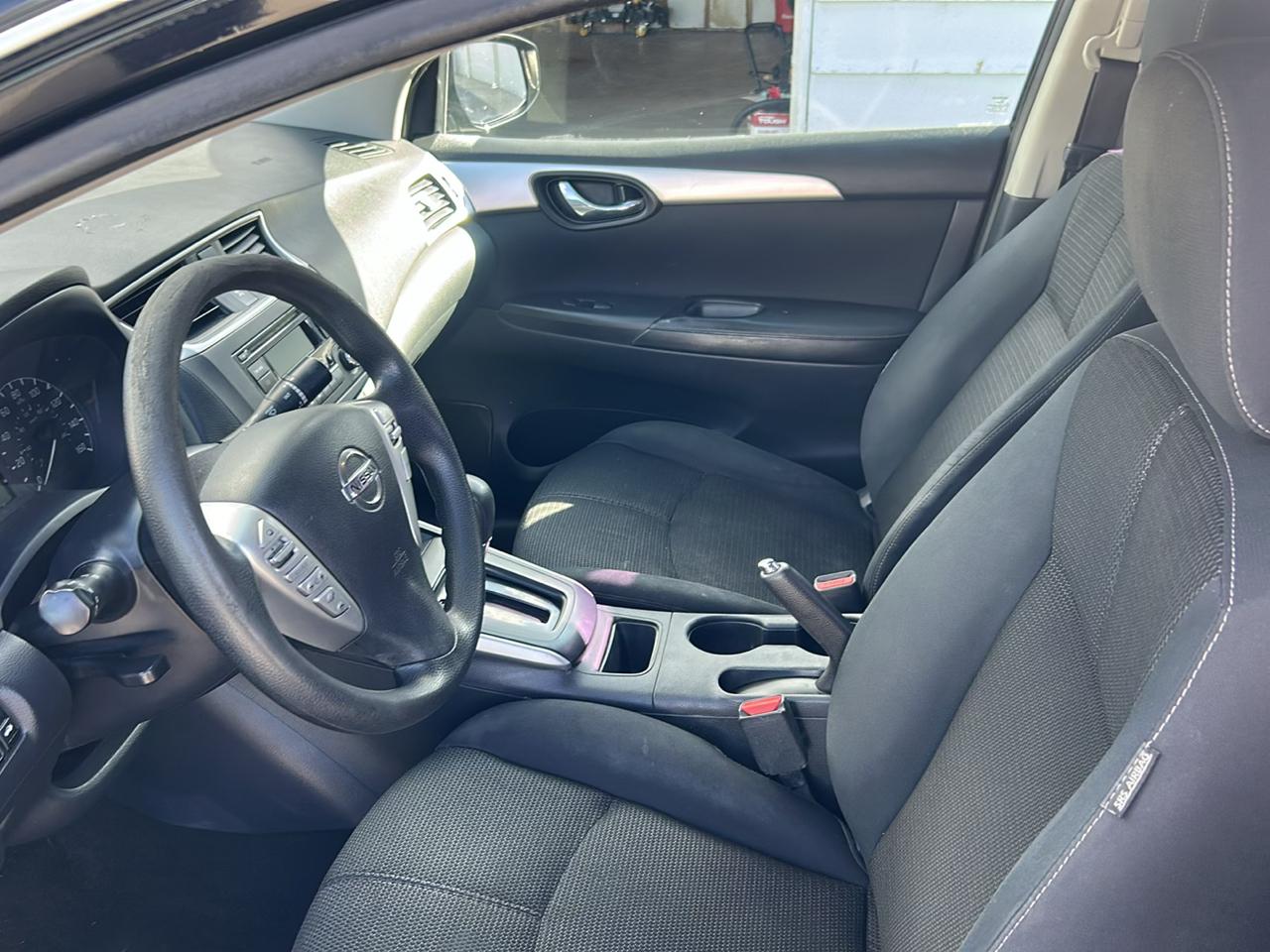 Nissan Sentra S 6MT 2017