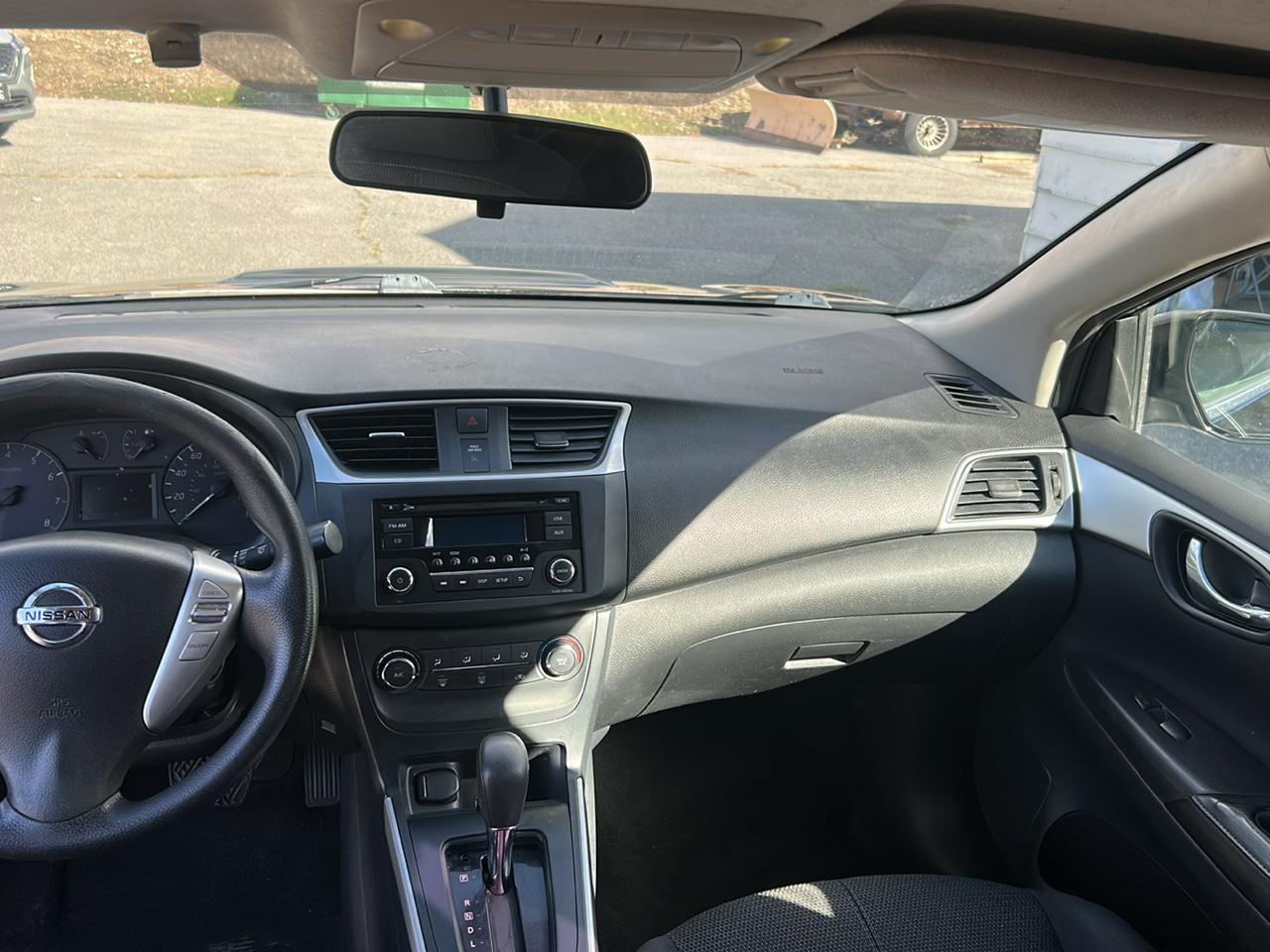 Nissan Sentra S 6MT 2017