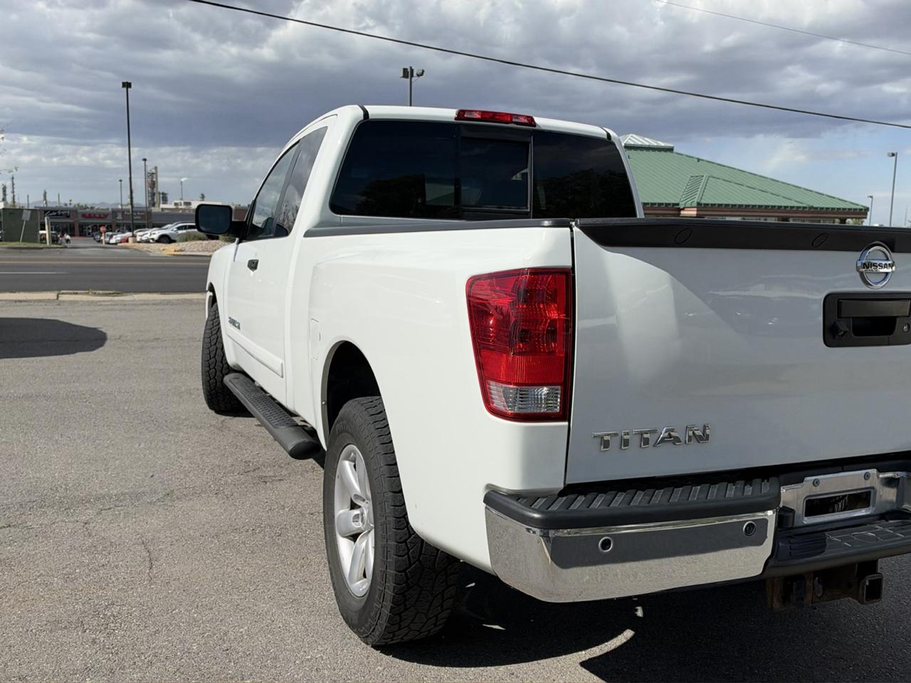 Nissan Titan SV King Cab 4WD 2013