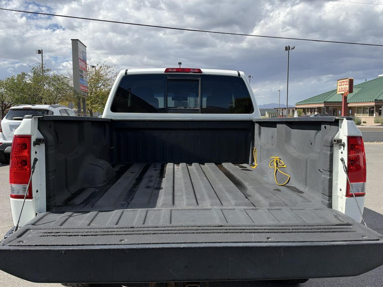 Nissan Titan SV King Cab 4WD 2013