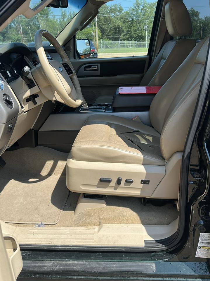 Ford Expedition XLT 4WD 2014