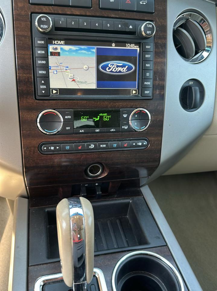 Ford Expedition XLT 4WD 2014