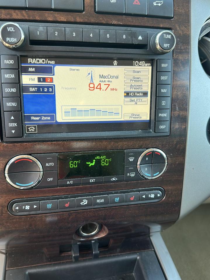 Ford Expedition XLT 4WD 2014