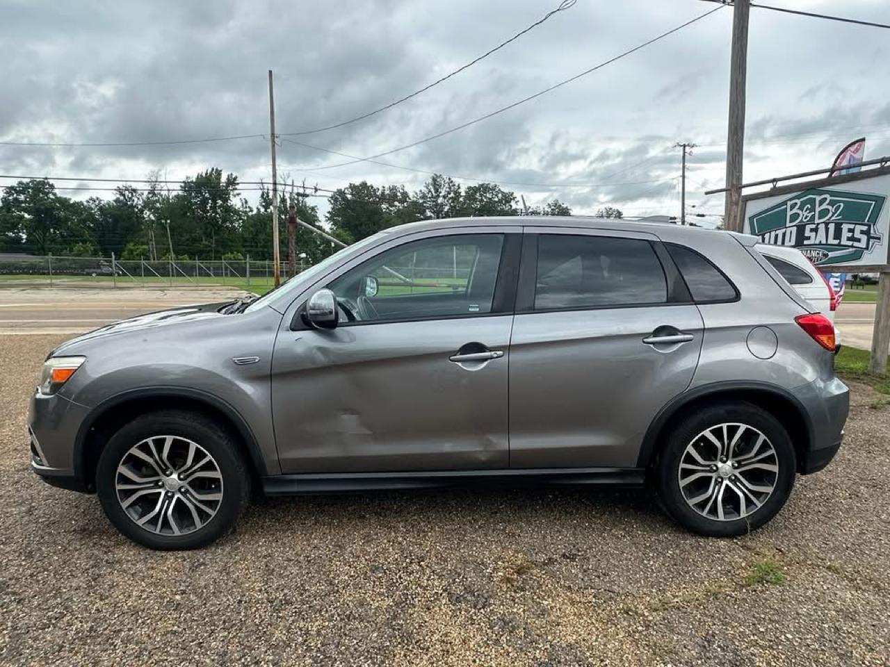 Mitsubishi Outlander Sport  2019
