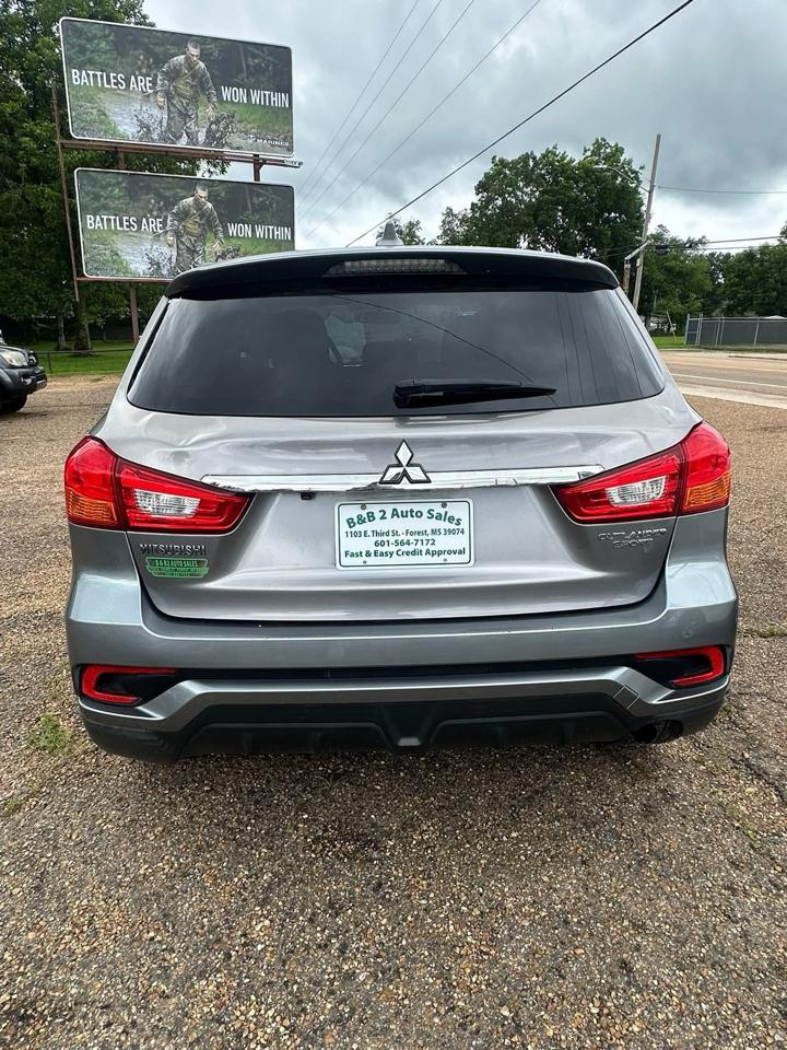 Mitsubishi Outlander Sport  2019