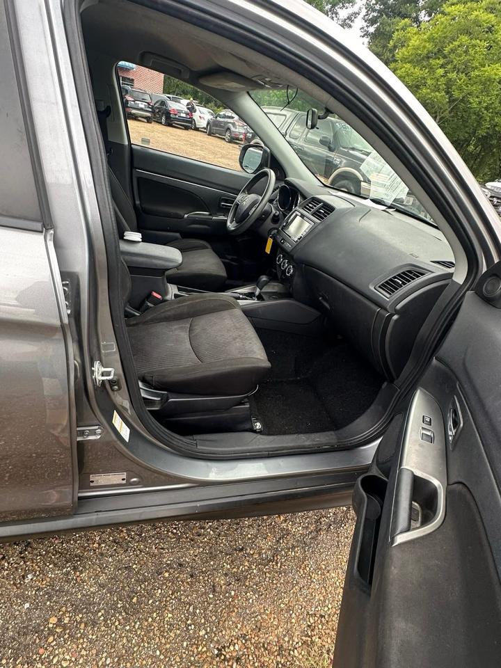 Mitsubishi Outlander Sport  2019