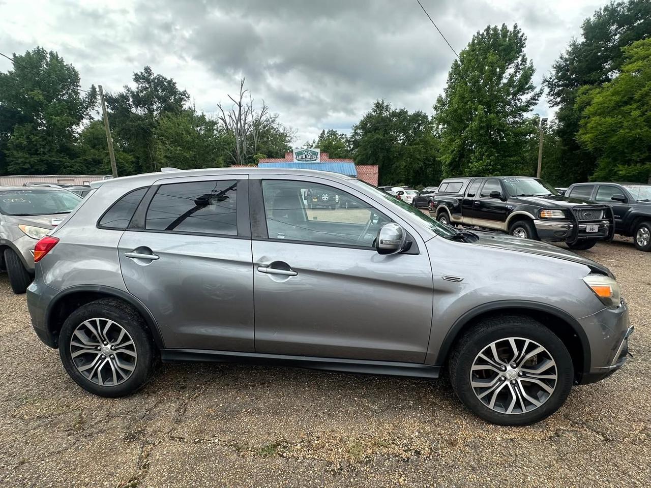 Mitsubishi Outlander Sport  2019