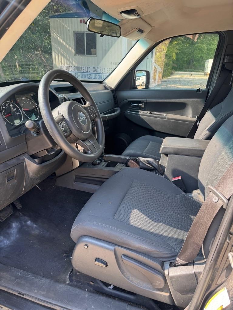 Jeep Liberty Sport 4WD 2011