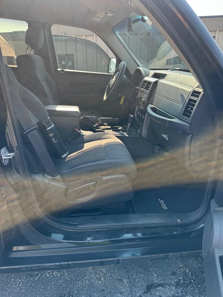 Jeep Liberty Sport 4WD 2011