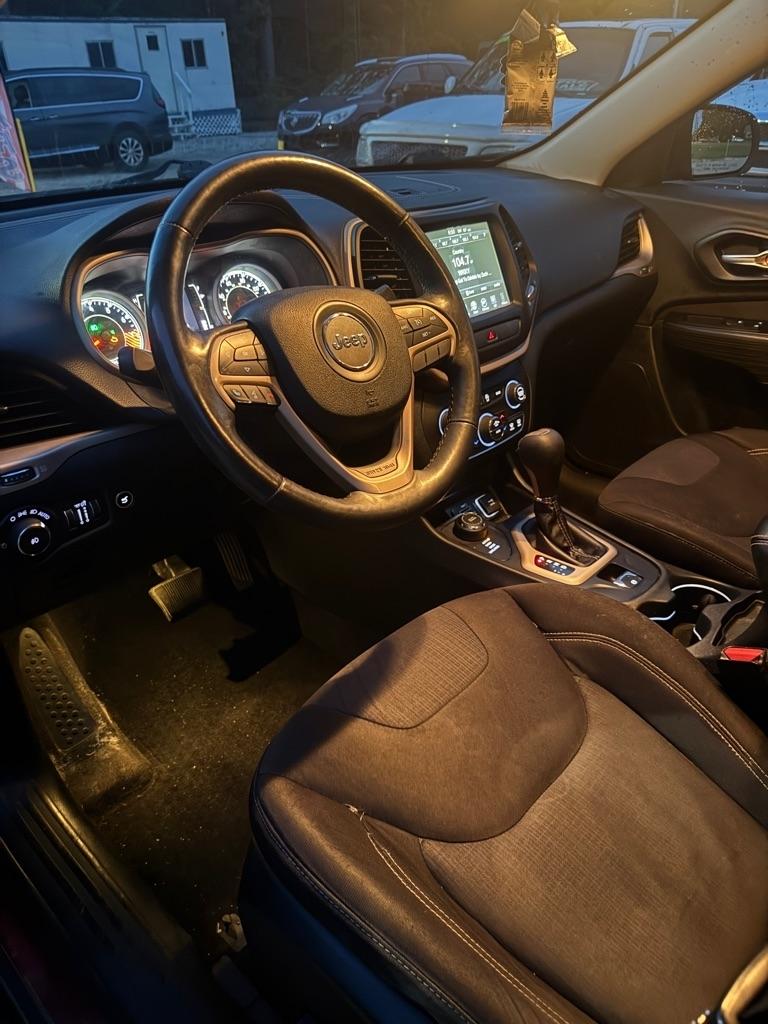 Jeep Cherokee Latitude 4WD 2015