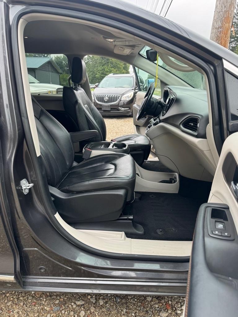 Chrysler Pacifica Touring-L 2017