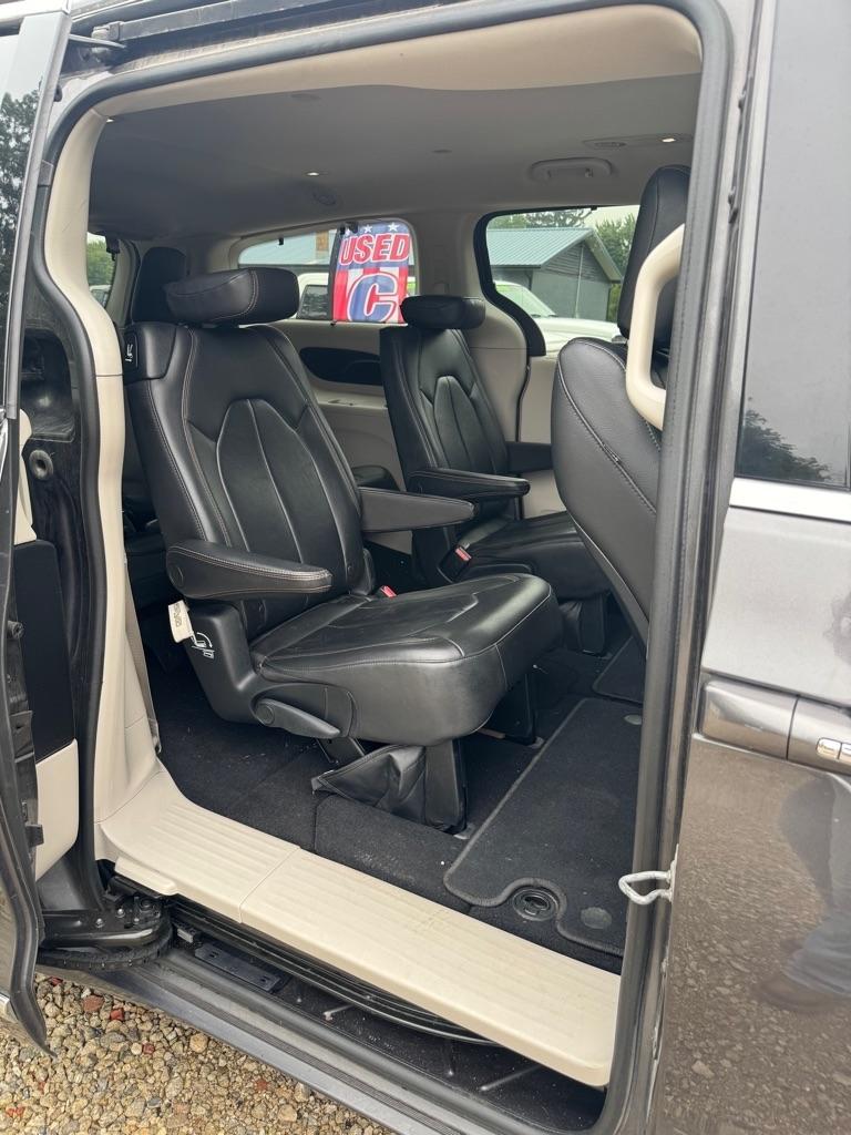 Chrysler Pacifica Touring-L 2017