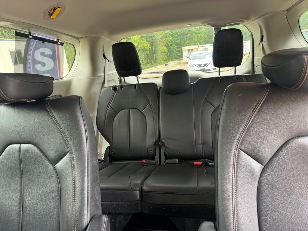 Chrysler Pacifica Touring-L 2017