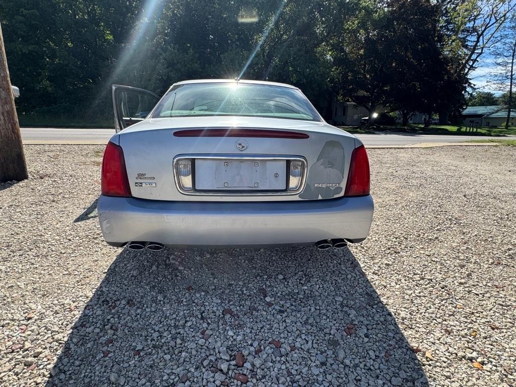 Cadillac DeVille Sedan 2005