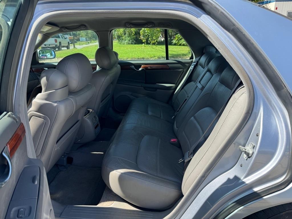 Cadillac DeVille Sedan 2005