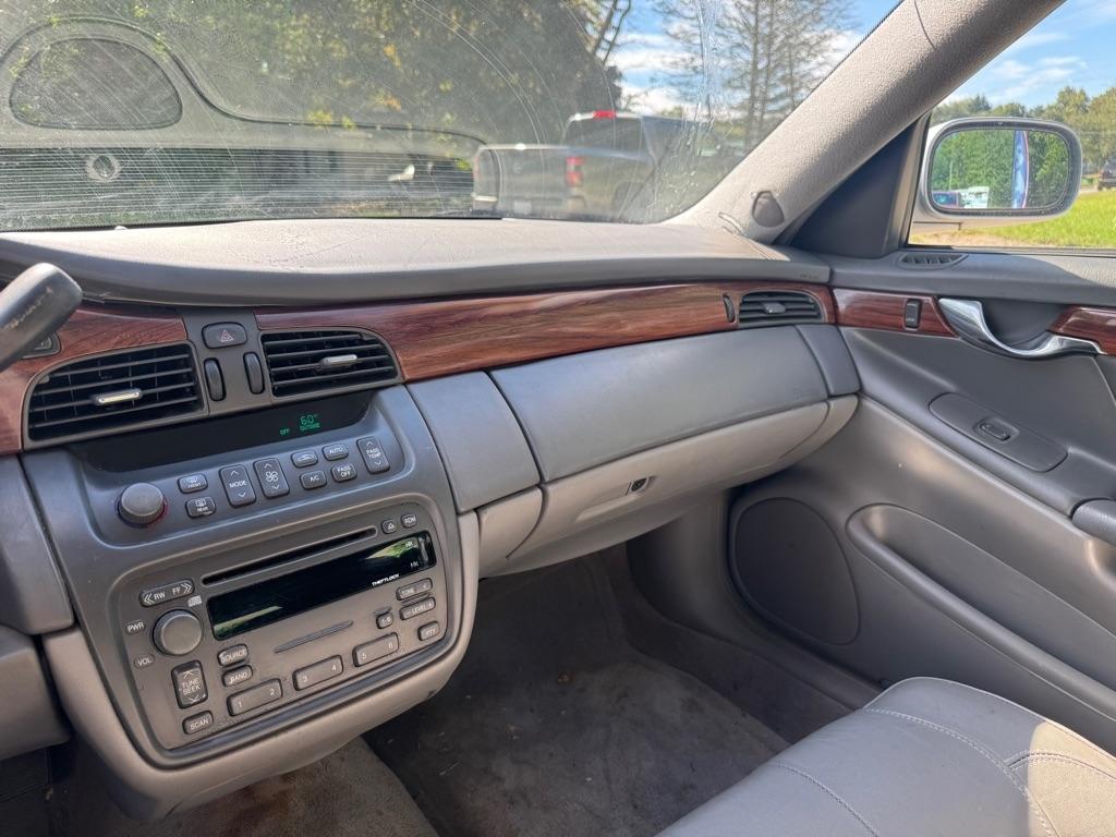 Cadillac DeVille Sedan 2005