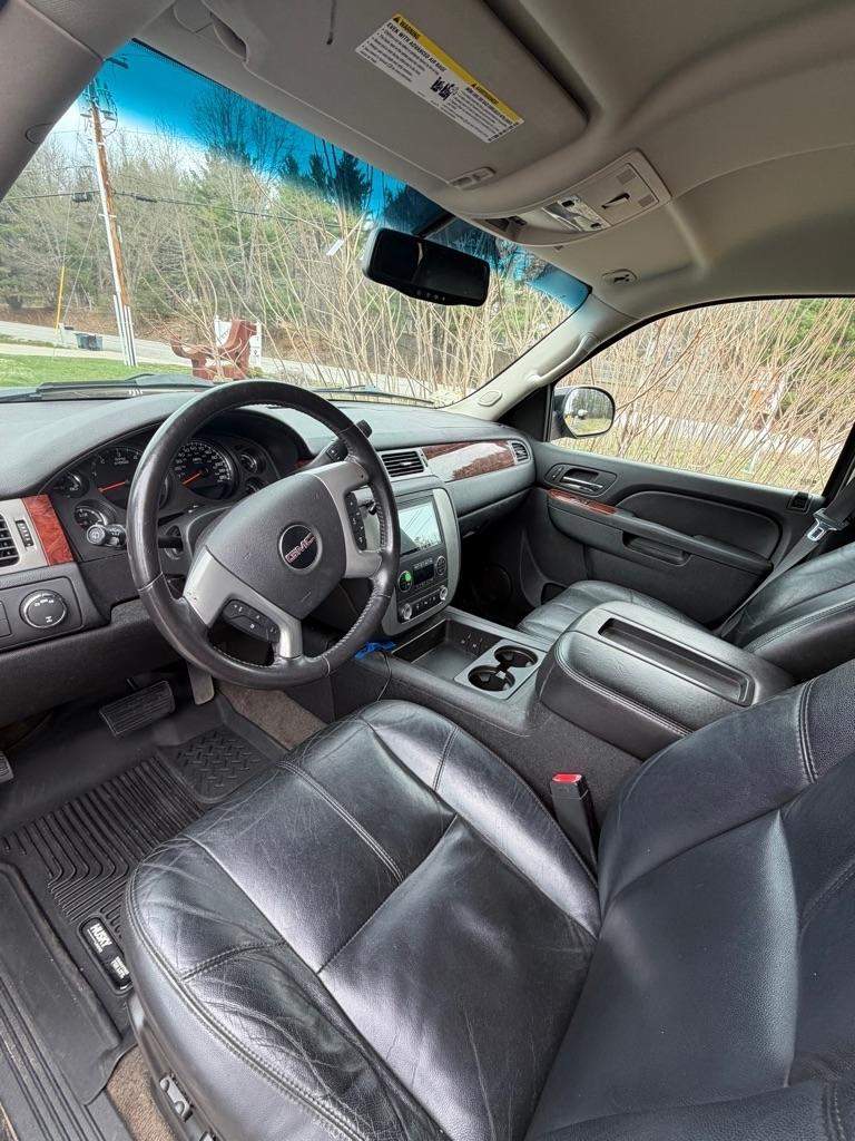 GMC Yukon SLT1 4WD 2011